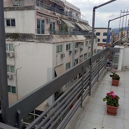 Lemon - Happyhostgr - Downtown Apartment Volos Exteriér fotografie